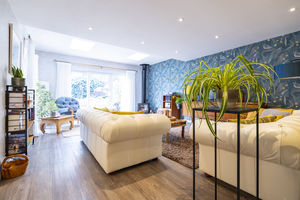 Lounge- click for photo gallery